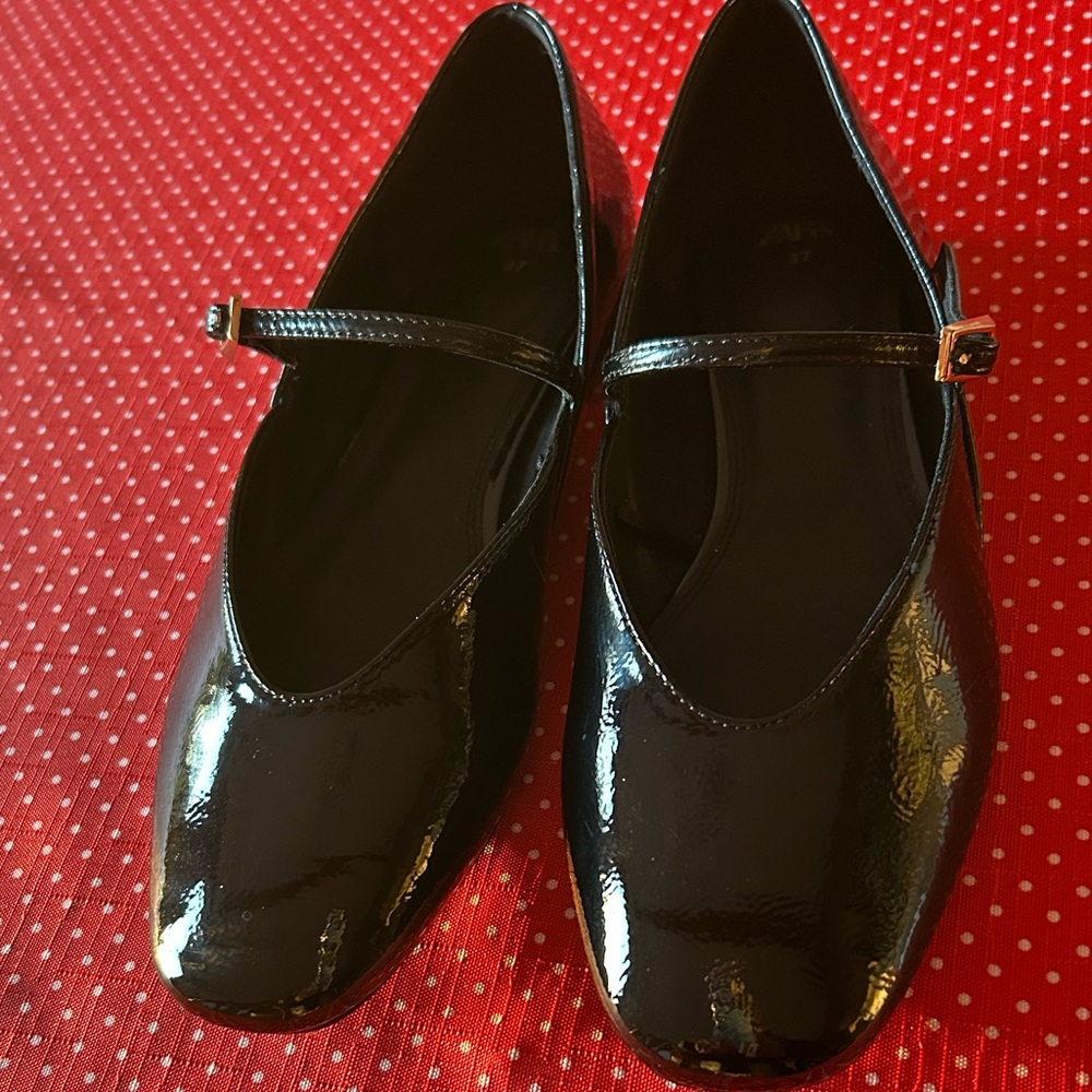 Zara NWOT Black Patent Leather Flats with Buckle Strap
